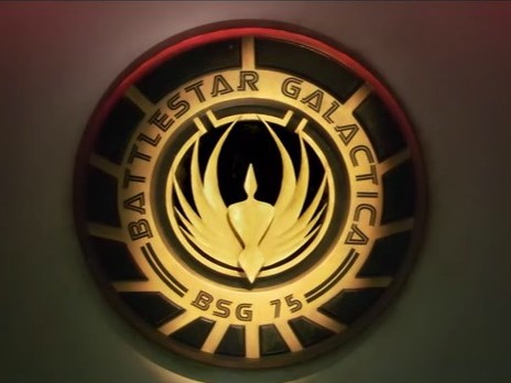 Fichier:Badge Battlestar Galactica.jpg