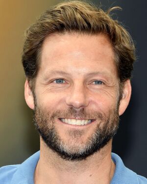 Jamie Bamber.jpg